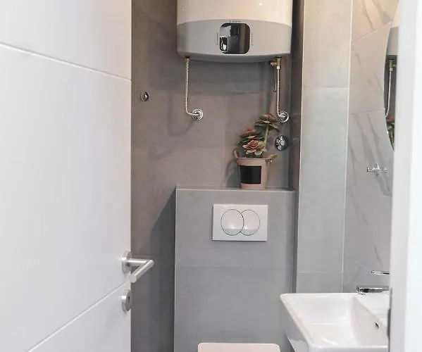 아파트 Apartment Green